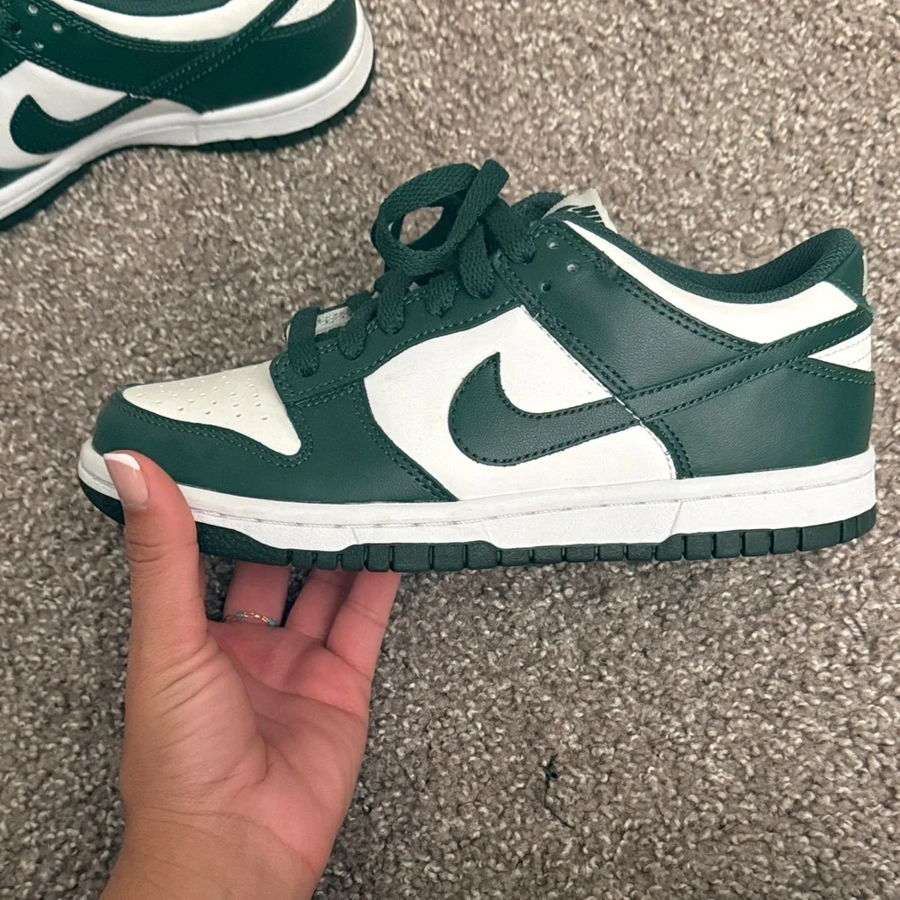 Nike dunks - Picture 2 of 3